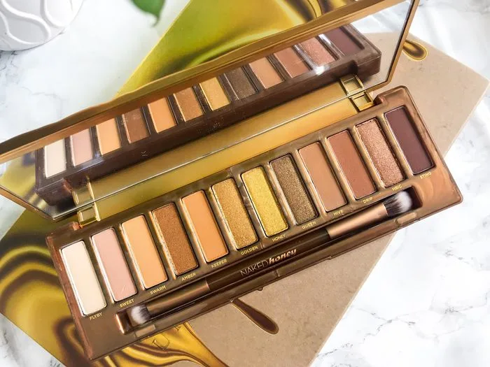 Urban Decay Naked Honey Palette – paleta farduri cu nuante nude