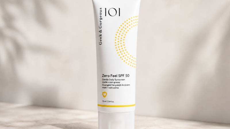 Crema de fata cu SPF 50 Geek & Gorgeous Zero Feel SPF 50 Review si Pareri